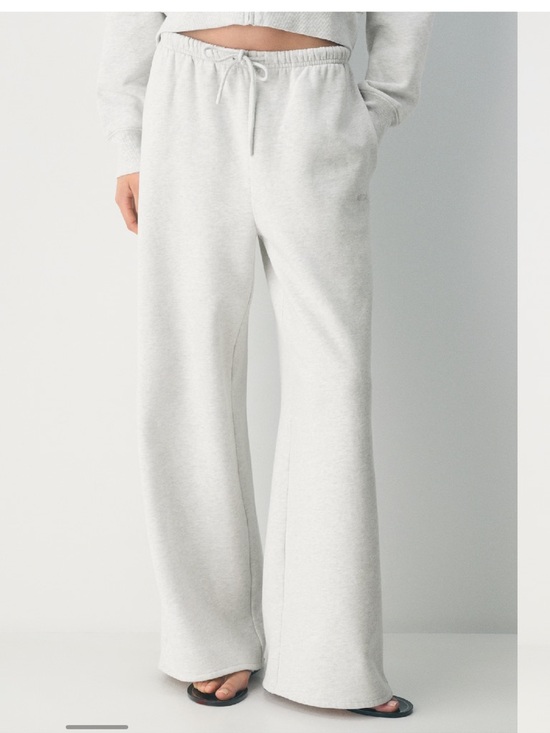 Aritzia Pants - ARITZIA SWEATFLEECE COZY FLEECE MEGA FLUTTER PANTS HEATHER CLOUD WHITE RRP $78